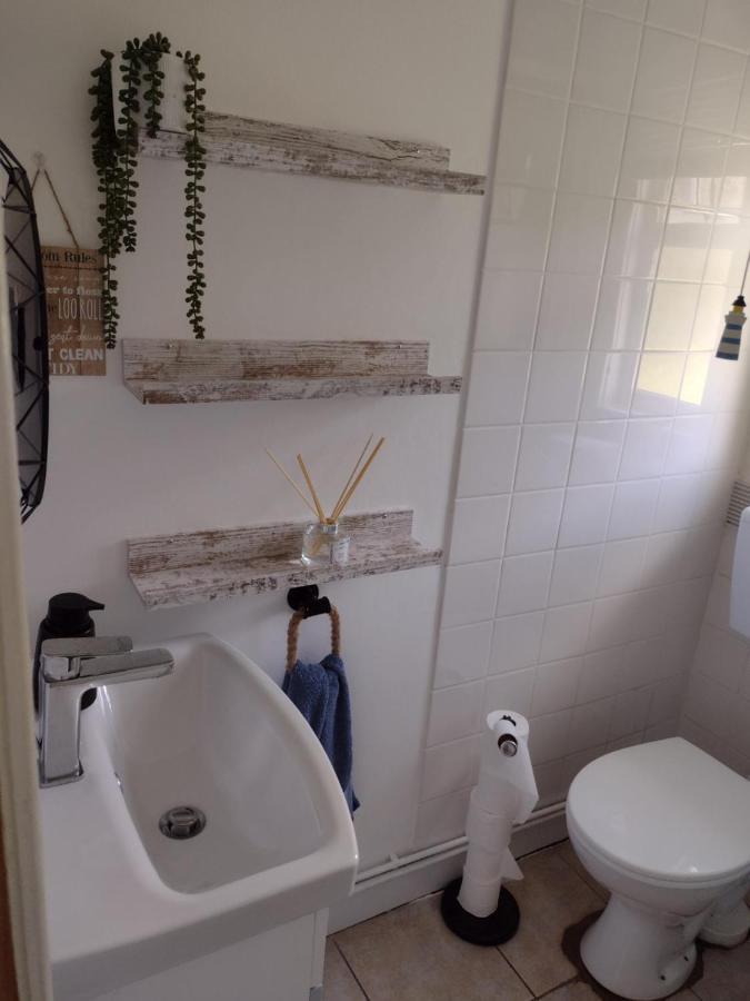 19 Seadell Apartment *